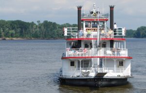 Hannibal steam boat MO river